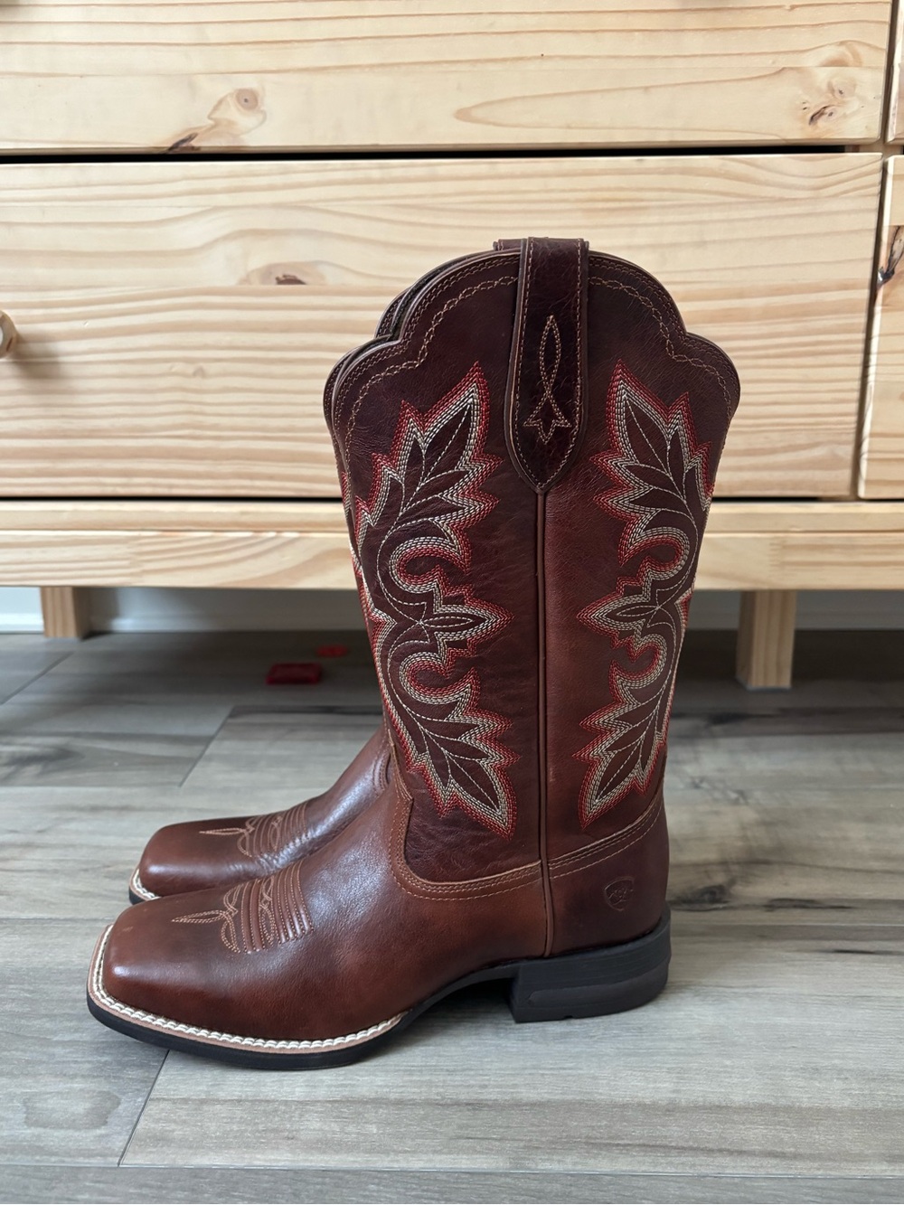 Ariat women’s cowgirl boots - Picture 5 of 13